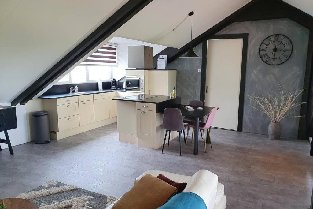 Vrijstaand / Landelijk Appartement Met Uitzicht! De Wijk Exteriér fotografie
